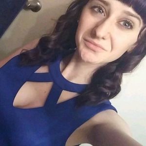 Meet your Posher, Dena